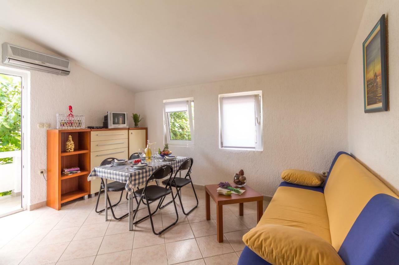 Fisa Apartments Vir Εξωτερικό φωτογραφία