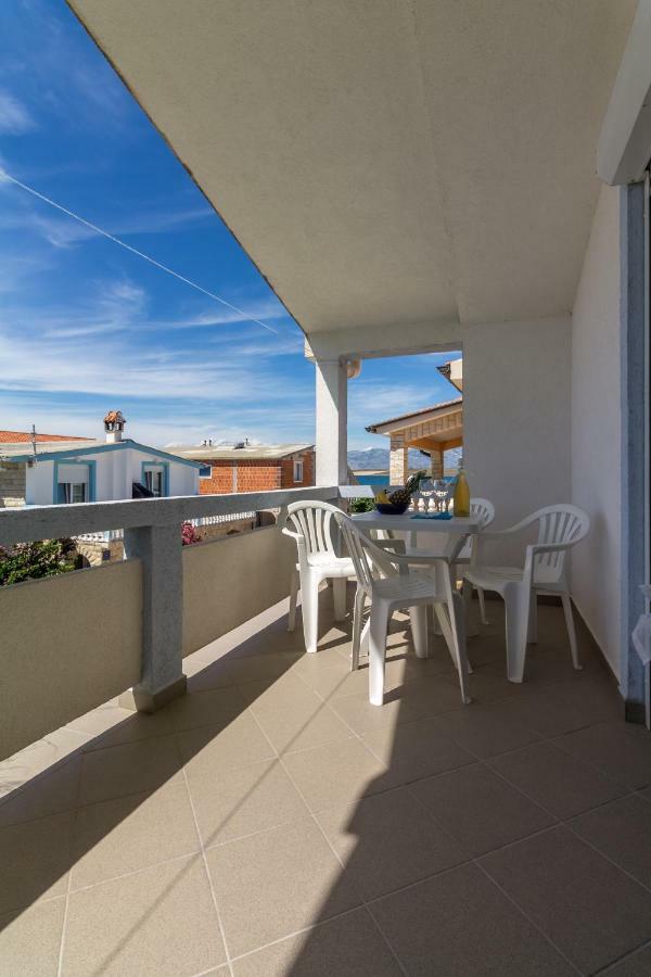 Fisa Apartments Vir Εξωτερικό φωτογραφία
