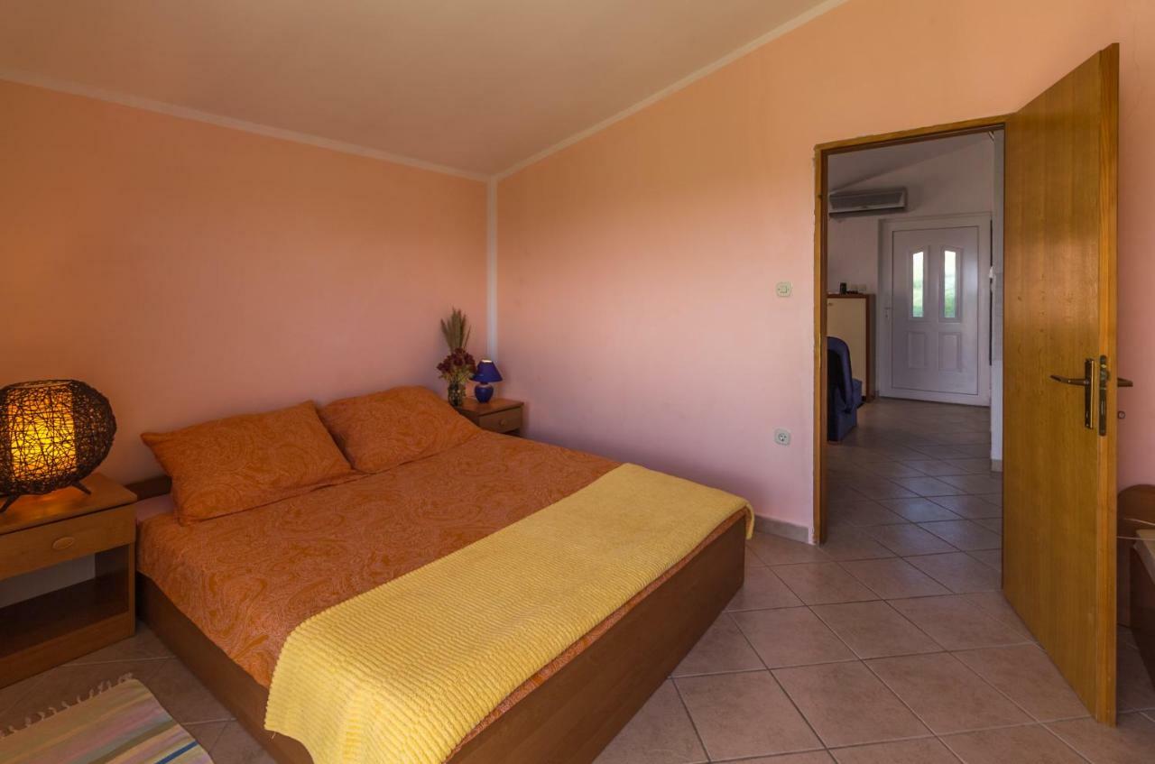Fisa Apartments Vir Εξωτερικό φωτογραφία