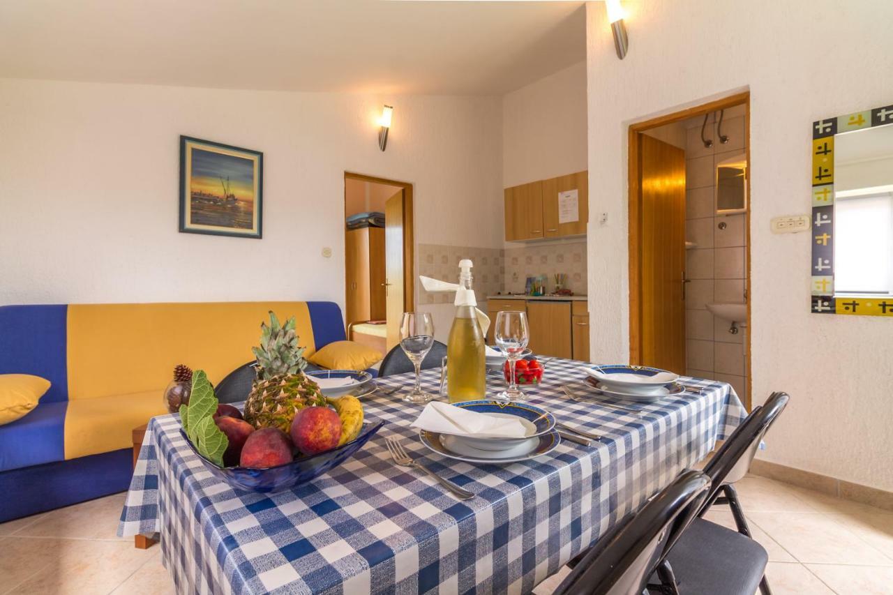 Fisa Apartments Vir Εξωτερικό φωτογραφία