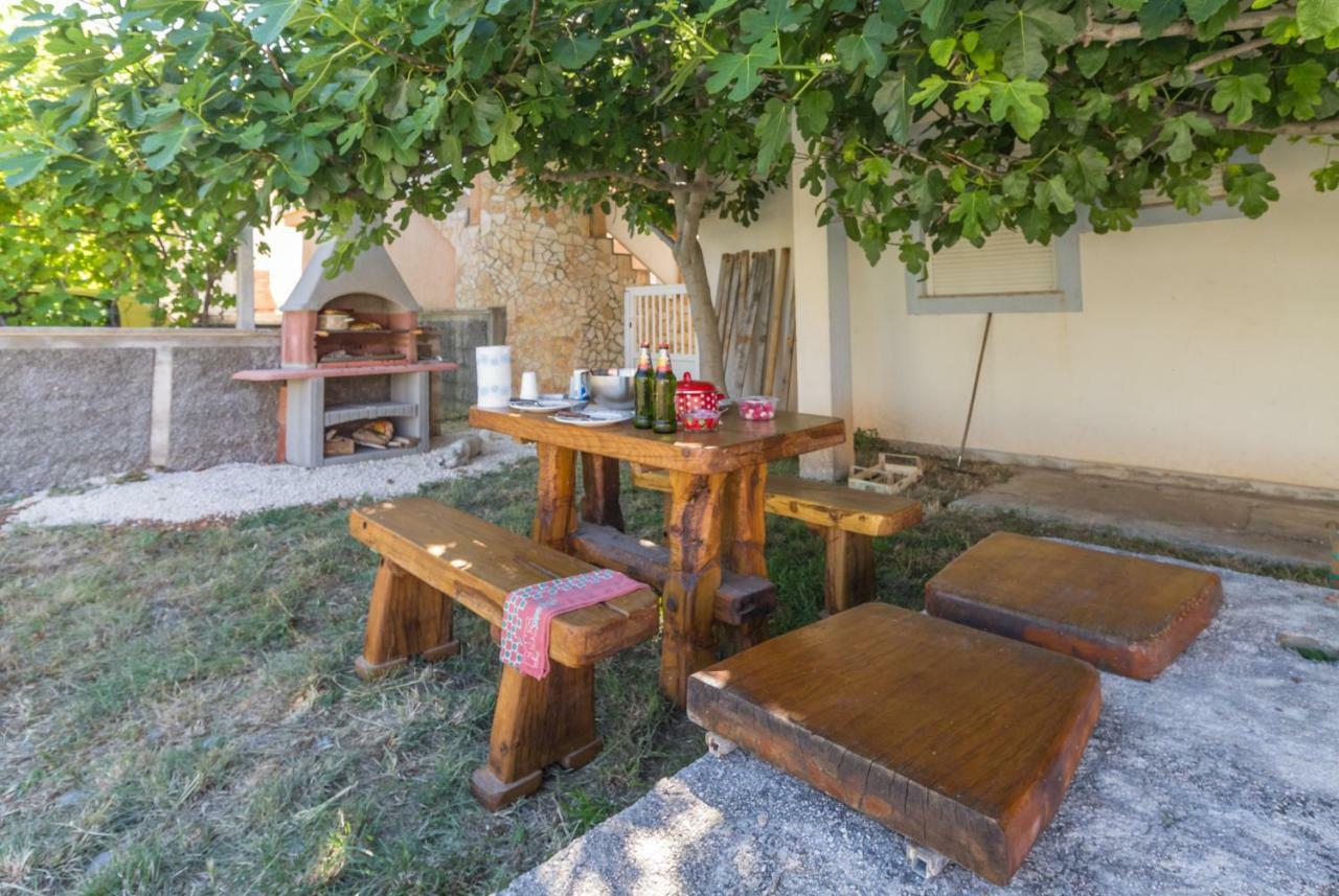 Fisa Apartments Vir Εξωτερικό φωτογραφία