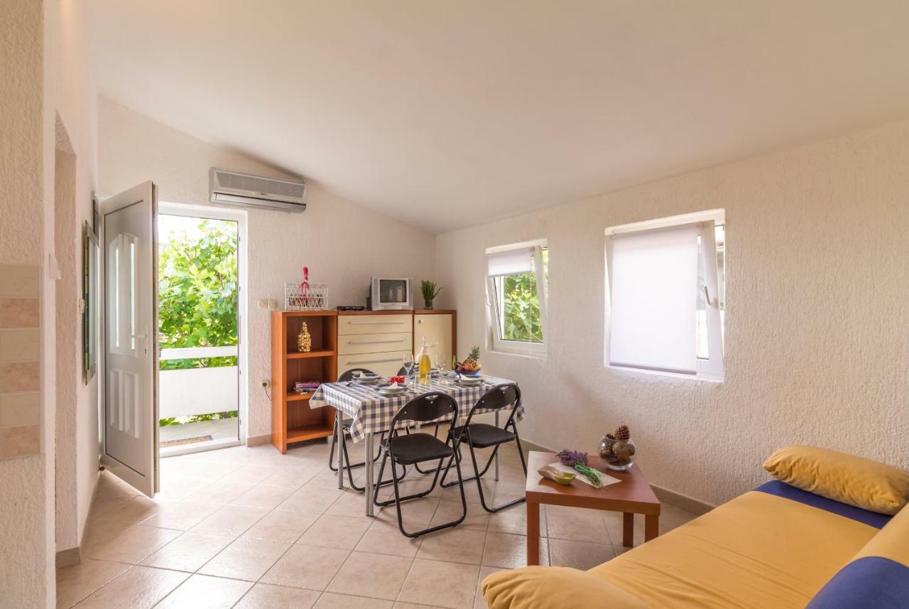 Fisa Apartments Vir Εξωτερικό φωτογραφία